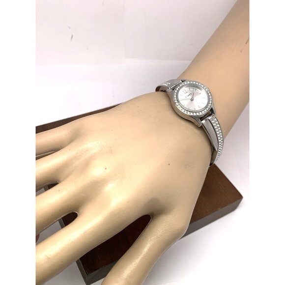 Timex Women's Watch TW2T58000 Quartz Gemmed Silver Dial Stainless Steel 23mm - Picture 5 of 14